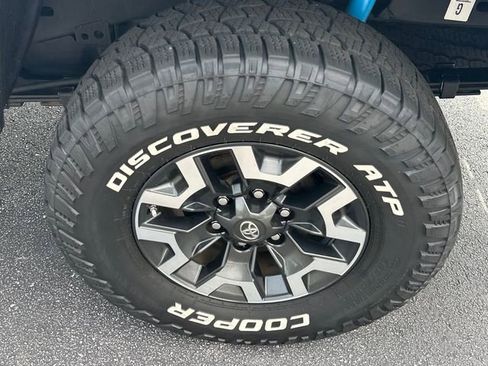 Used 2020 Toyota Tacoma TRD Off-Road AWD/4WD image 24