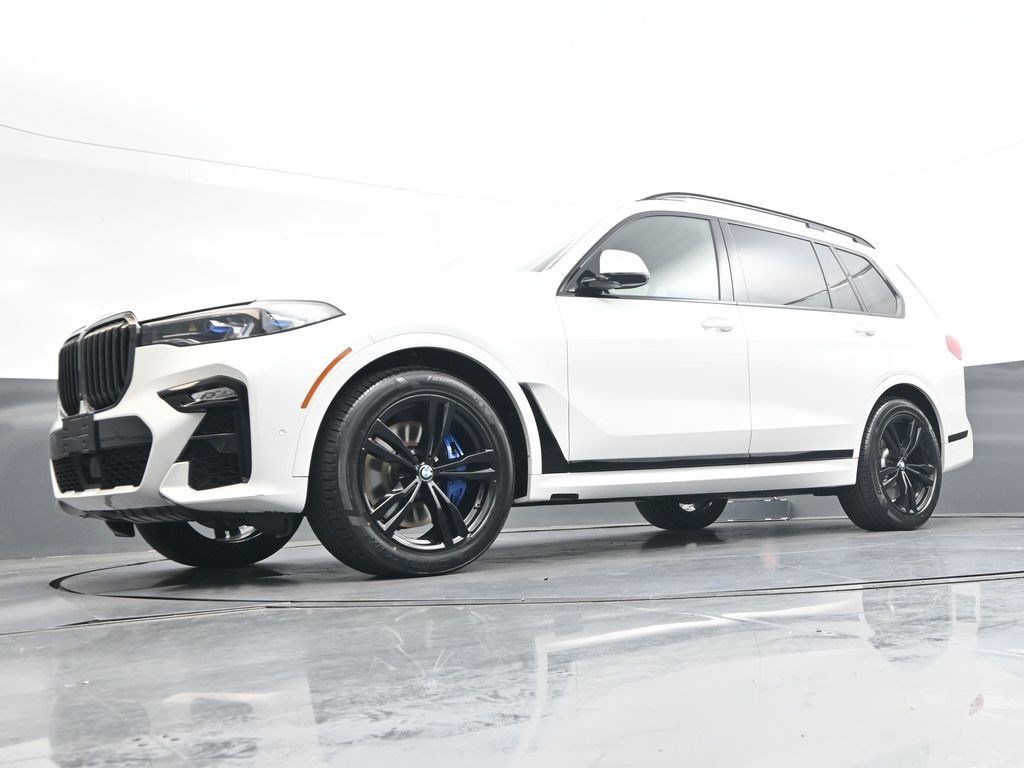 Used 2022 BMW X7 M50i AWD/4WD image 33