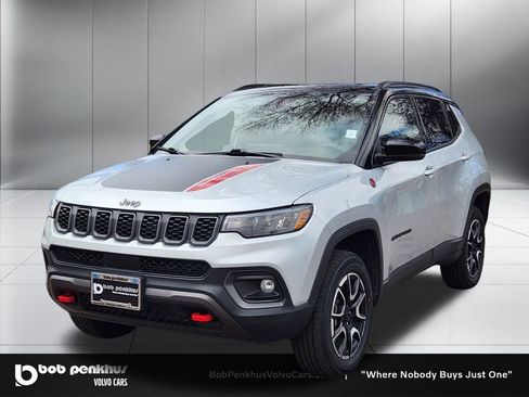Used 2024 Jeep Compass Trailhawk AWD/4WD image 23