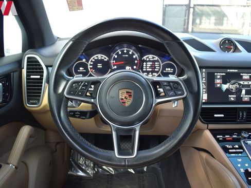 Used 2019 Porsche Cayenne image 15