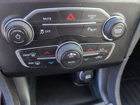 Used 2017 Dodge Charger SXT w/ Driver Confidence Group image 27