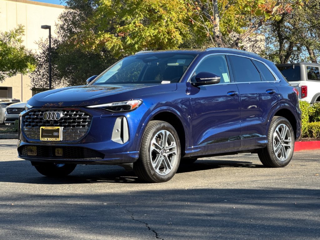 Certified 2025 Audi Q5 Premium Plus AWD/4WD image 9