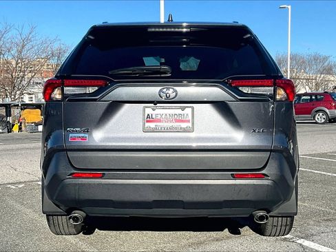 Used 2025 Toyota RAV4 XLE image 4