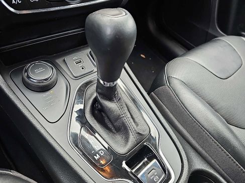 Used 2023 Jeep Cherokee Altitude Lux image 15