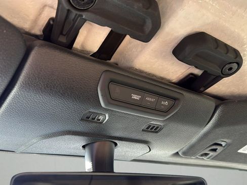 Used 2020 Jeep Gladiator Overland image 23