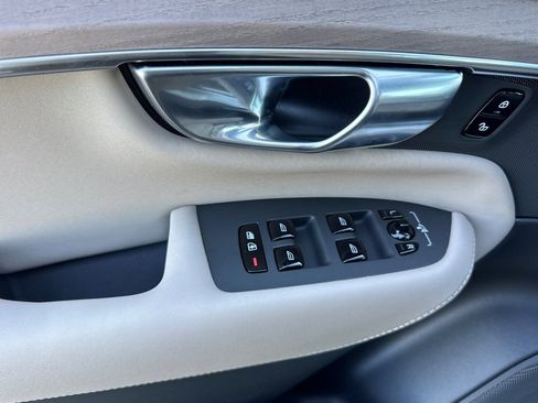 New 2026 Volvo XC90 B6 Plus w/ Protection Package Premier AWD/4WD image 14