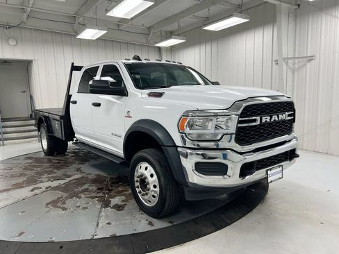 Used 2021 RAM 5500 Tradesman w/ Chrome Appearance Group AWD/4WD image 2