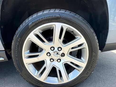 Used 2016 Cadillac Escalade ESV Luxury AWD/4WD image 20