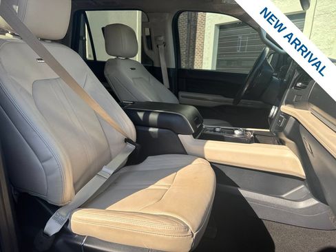 Used 2024 Ford Expedition Platinum AWD/4WD image 9