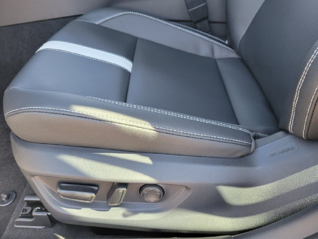 New 2026 Toyota Camry SE FWD image 17