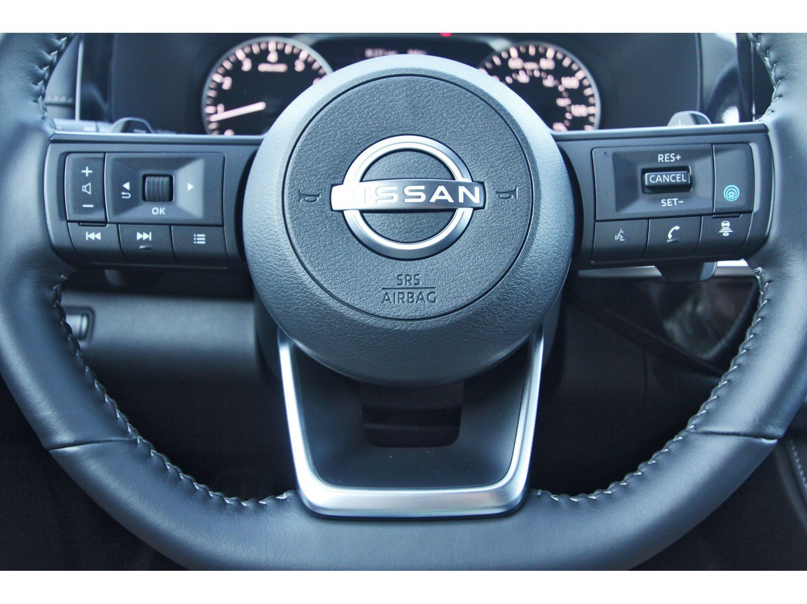 Certified 2025 Nissan Pathfinder SV w/ SV Premium Package FWD image 19
