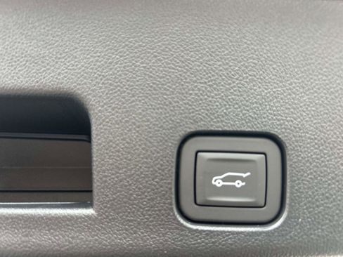 New 2026 Chevrolet Traverse High Country w/ LPO, Floor Liner Package AWD/4WD image 19