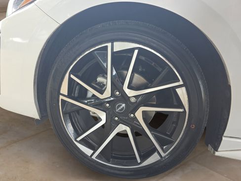 Used 2024 Nissan Sentra SR FWD image 27