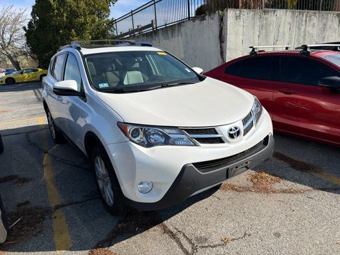 Used 2013 Toyota RAV4 Limited AWD/4WD image 4