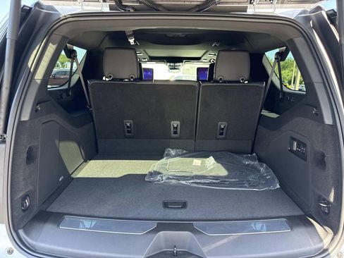 New 2026 Cadillac Escalade ESV Luxury AWD/4WD image 11