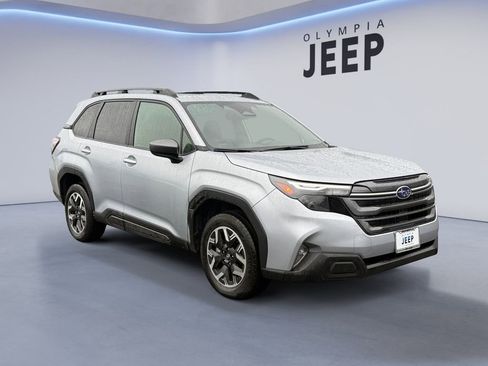 Used 2025 Subaru Forester Premium w/ Convenience Package #1 image 8