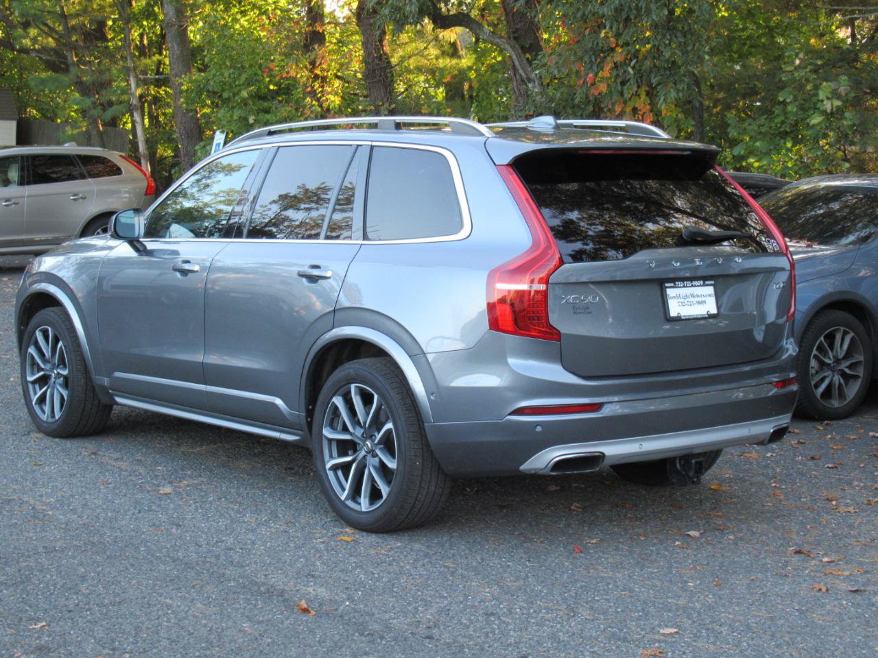 Used 2017 Volvo XC90 T6 Momentum w/ Vision Package AWD/4WD image 4