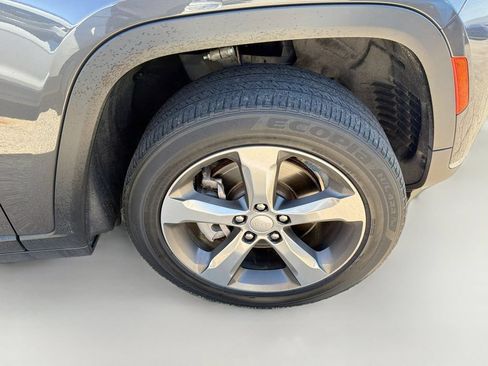 Used 2021 Jeep Grand Cherokee L Limited AWD/4WD image 9