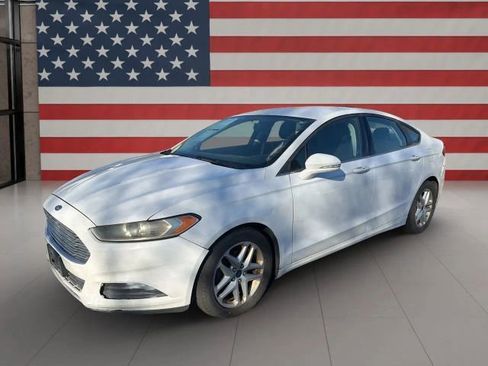 Used 2015 Ford Fusion SE image 1