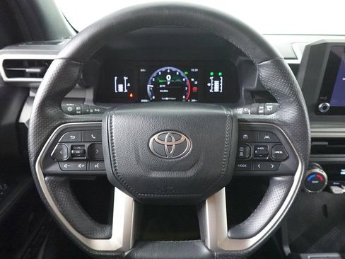 Used 2025 Toyota 4Runner SR5 image 13