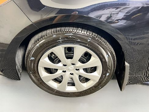 Used 2026 Toyota Corolla LE FWD image 13