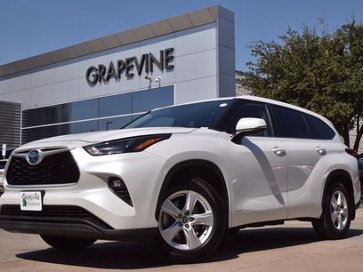 Used 2023 Toyota Highlander LE