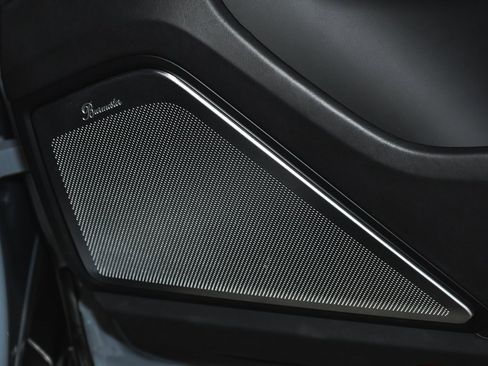 Used 2024 Porsche Cayenne Turbo GT image 16