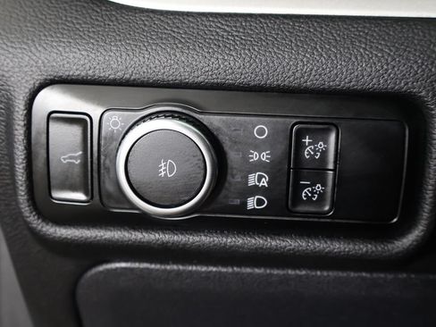 Used 2024 Ford Explorer XLT w/ Equipment Group 202A AWD/4WD image 40