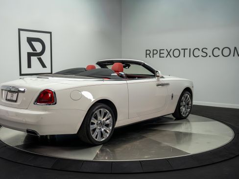 Used 2017 Rolls-Royce Dawn RWD image 15