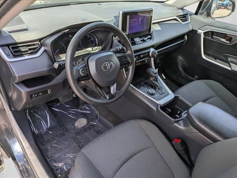 Used 2025 Toyota RAV4 XLE AWD/4WD image 10