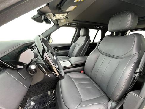 Used 2025 Land Rover Range Rover SE AWD/4WD image 11