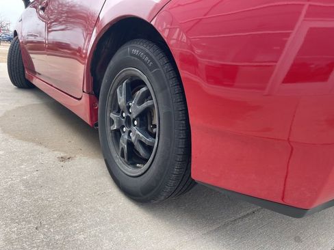 Used 2013 Toyota Prius Four w/ Deluxe Solar Roof Pkg image 18