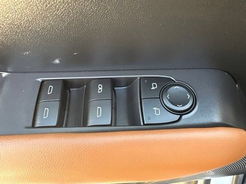 Used 2024 GMC Canyon AT4 w/ Technology Package AWD/4WD image 31