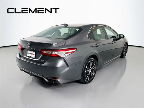 Used 2020 Toyota Camry SE image 6