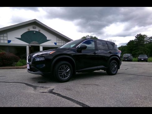 Used 2023 Nissan Rogue S FWD image 2