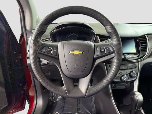 Used 2022 Chevrolet Trax LT AWD/4WD image 13
