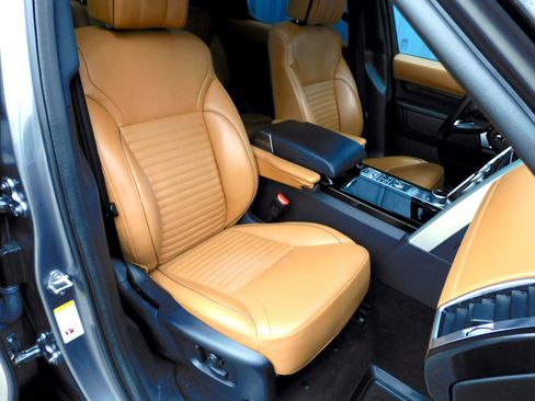 Used 2017 Land Rover Discovery HSE Luxury image 21