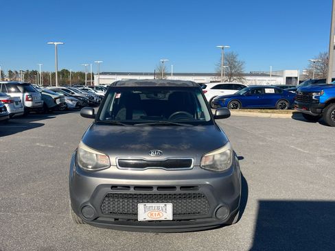 Used 2015 Kia Soul + image 2
