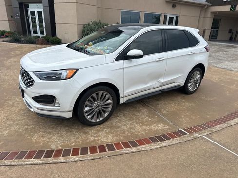 Used 2022 Ford Edge Titanium w/ Equipment Group 301A AWD/4WD image 2