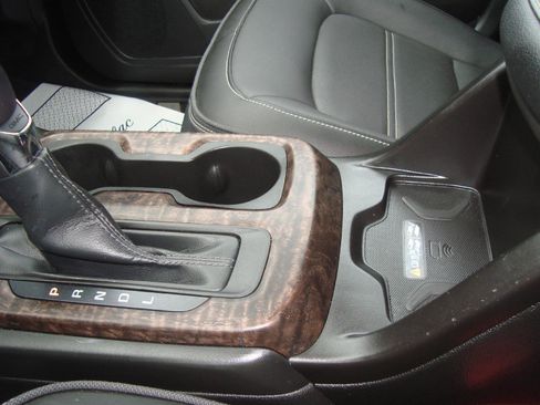 Certified 2022 GMC Canyon Denali image 37