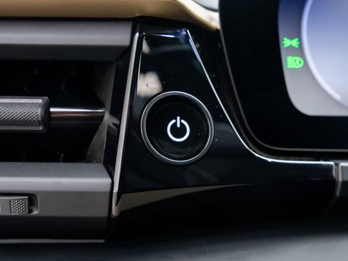 Certified 2025 Porsche Macan 4S Electric image 21