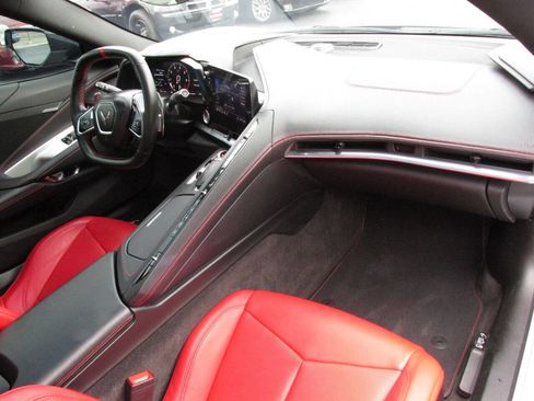 Used 2020 Chevrolet Corvette Stingray Coupe w/ Z51 Performance Package RWD image 27