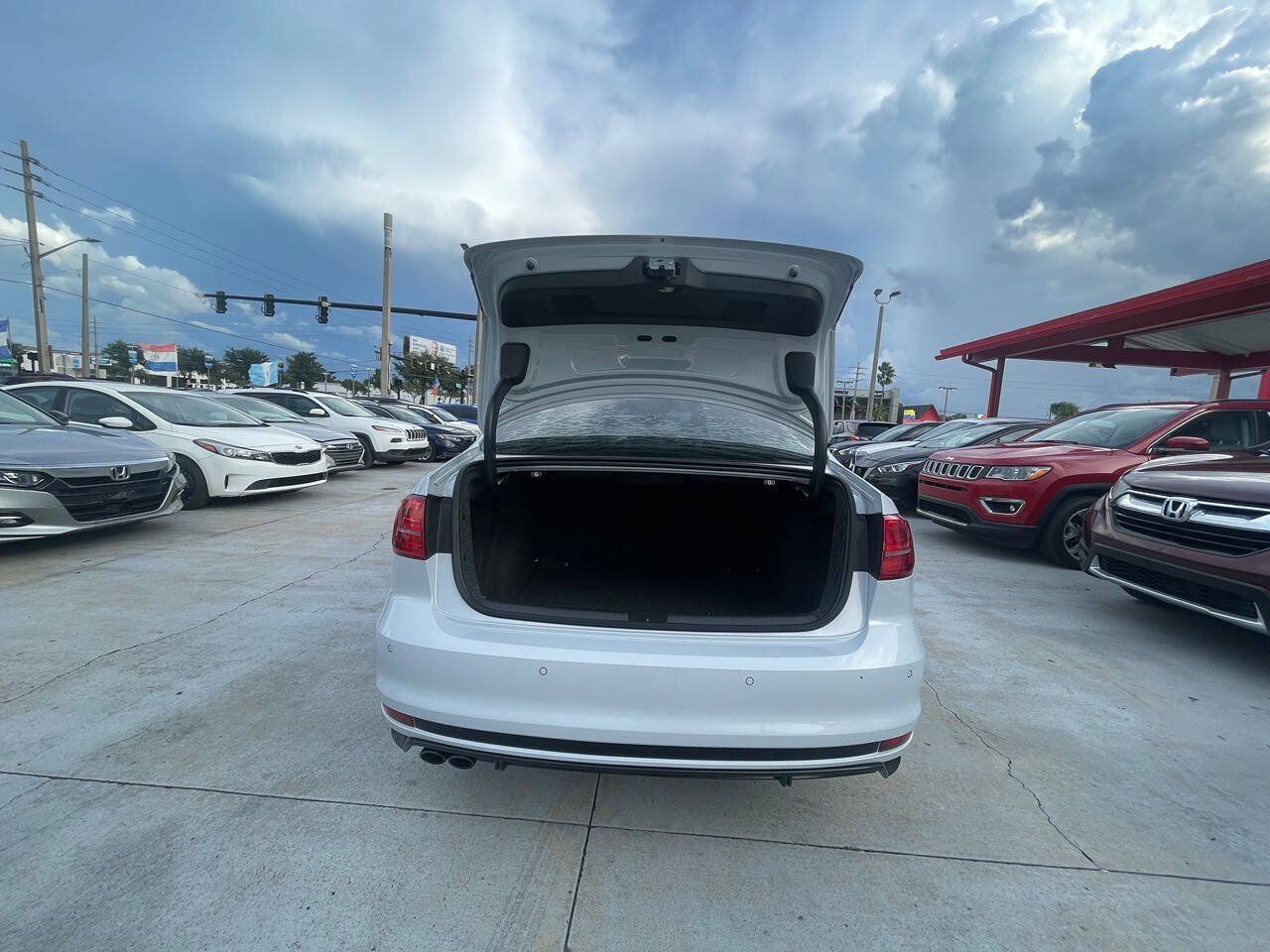 Used 2018 Volkswagen Jetta GLI FWD image 16