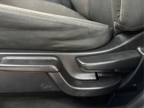 Used 2019 Honda HR-V LX image 25