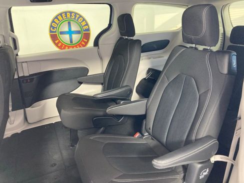 Used 2023 Chrysler Voyager LX FWD image 18