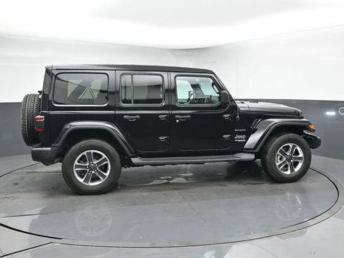 Used 2021 Jeep Wrangler Unlimited Sahara AWD/4WD image 9