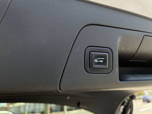 Used 2022 Buick Envision Avenir w/ Technology Package II AWD/4WD image 40