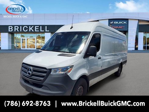 Used 2025 Mercedes-Benz Sprinter 2500 image 1