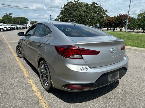 Used 2020 Hyundai Elantra Limited w/ Winter Weather Package FWD image 6