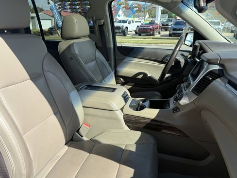 Used 2020 GMC Yukon XL SLT w/ Premium Edition image 56